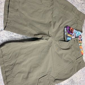 Men’s Lululemon Cargo Shorts Medium